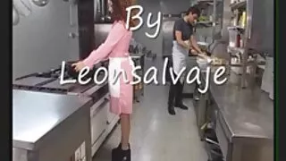 ساشولكا يضيء حلق كس. فلم سكسي عراقي