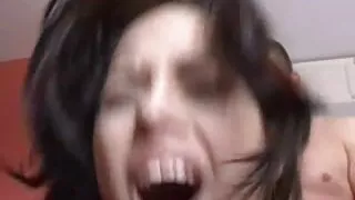 تمتص القضيب فلم اجتماعي سكسي حتى الغدد.