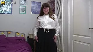 امرأة ناضجة تمارس الجنس بنشاط مع زوجين فيلم لبناني سكسي شابين.