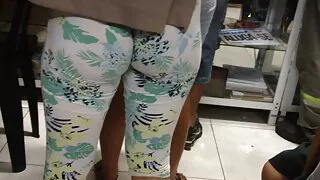 الفتاة تريد ممارسة الجنس مع رجل اقدم فيلم سكسي ذكي.