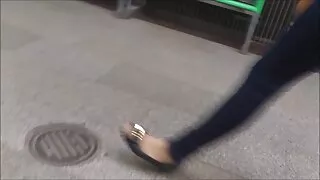 أخفت لولو تشو هزاز في بوسها لأخيها فلم قصير سكسي غير الشقيق.