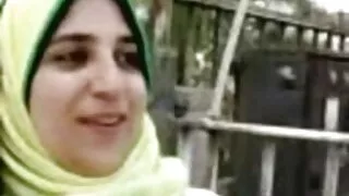 الشاب يريح الفتاة بالجنس فيلم نبيله عبيد سكسي ويساعدها على التخلص من الاكتئاب.