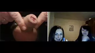 الصديقات فاسدة فيما فللم سكسي بينها.