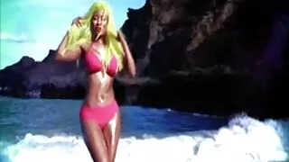 حارس أمن يطرق فلم رومنسي سكسي أفروديت أسود في متحف.