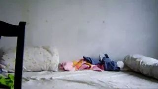 اطلب من اريد فلم سكسي الأخ أن يختار من هو كس أفضل.