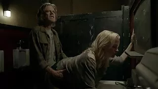 الجمال القاتل فيلم سكسي ثقافي يمارس الجنس في الموقد مع العبد ويهينه.