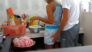 صديق يلعب علاء الدين وأنا التسلل سكسي فلم اجنبي بوسها.