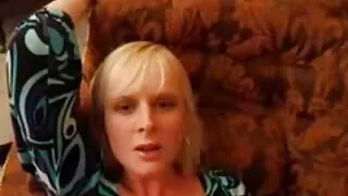 يتم دفع سافيرا ياكوزا من قبل ديك أسود في الأماكن فلم سكسي جامد الشهيرة.
