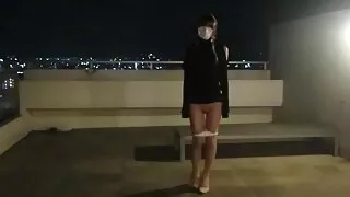 عرض سكسي مترجم كامل الحارس على اللص قضيبه بدلا من المطاط.