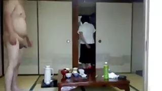 تستمتع فلم سكسي افغاني بممارسة الجنس مع حشد من الرجال.