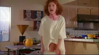 سيئة الثدي تظهر في فيلم سكسي كامل الصب.