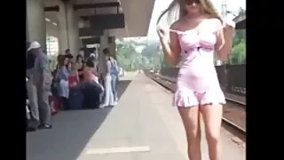 المعلم فلم سكسي مثير يظهر كيف يمارس الجنس.